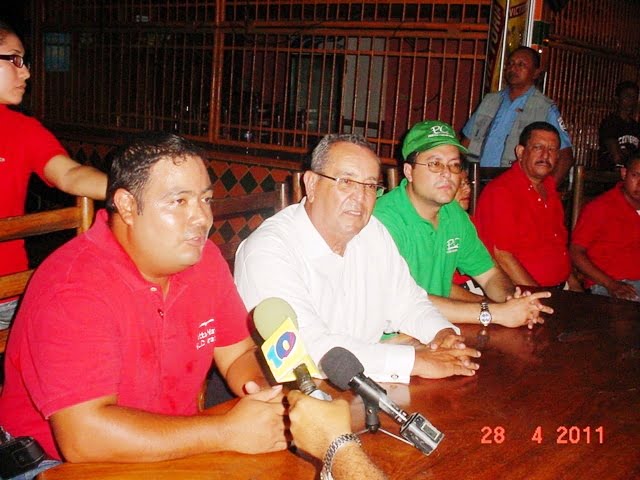 Otto Navas, Arnoldo y Orlando Ramirfez, en conferencia de candidatos